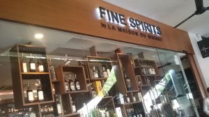 La Maison du Whisky, Singapore (Whisky Lady)